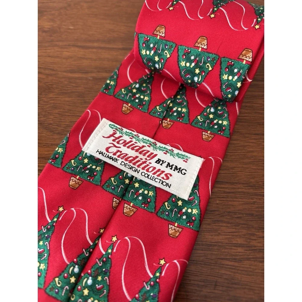 Vtg Hallmark Holiday Traditions Mens Christmas Tree Design Tie Necktie 100% Silk